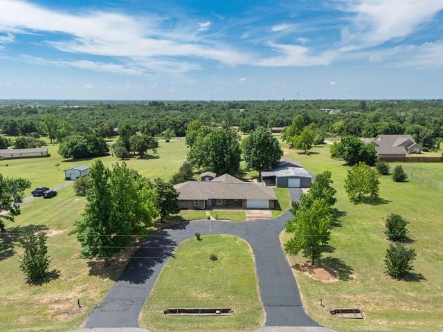 37709 Garretts Lake Road, Shawnee, OK 74804