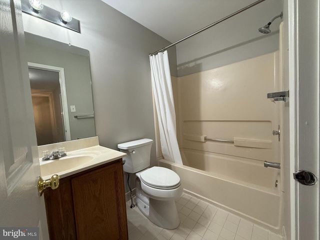 155 WEYBRIDGE DR, Malvern, PA 19355