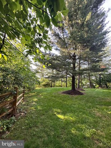 155 WEYBRIDGE DR, Malvern, PA 19355