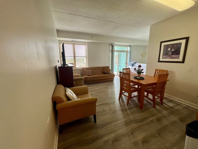 9355 W Irving Park Road 509, Schiller Park, IL 60176