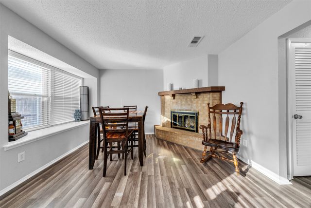 18 E Mountain Lane, Grand Prairie, TX 75052