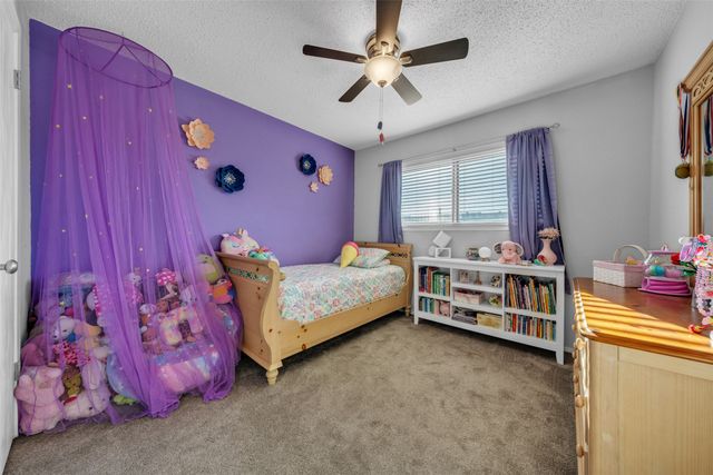 18 E Mountain Lane, Grand Prairie, TX 75052