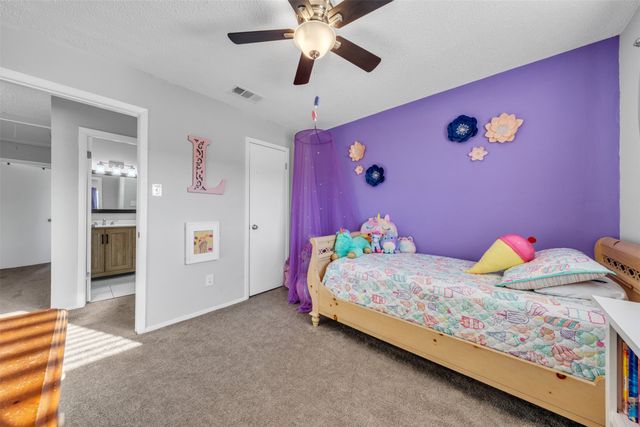 18 E Mountain Lane, Grand Prairie, TX 75052