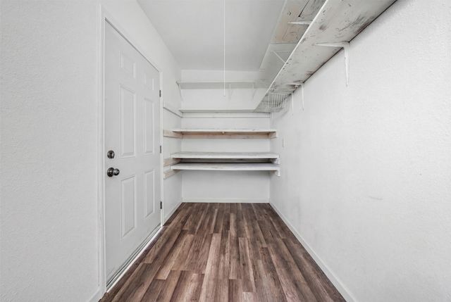 18 E Mountain Lane, Grand Prairie, TX 75052