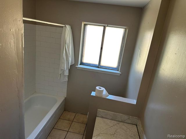 18734 Florida Street, Roseville, MI 48066
