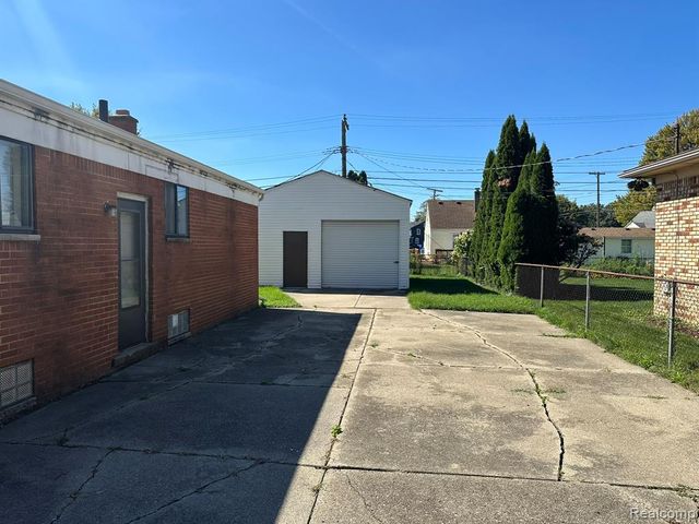 18734 Florida Street, Roseville, MI 48066