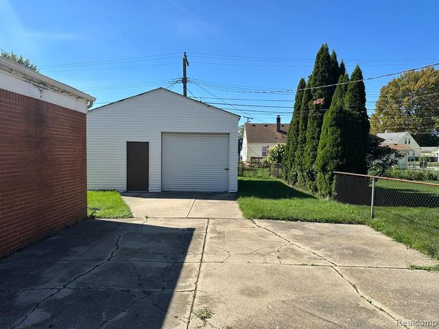 18734 Florida Street, Roseville, MI 48066