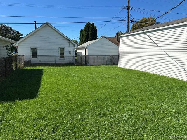 18734 Florida Street, Roseville, MI 48066