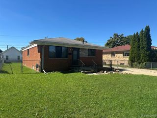 18734 Florida Street, Roseville, MI 48066