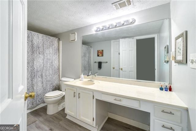 1445 Oakridge Circle, Decatur, GA 30033