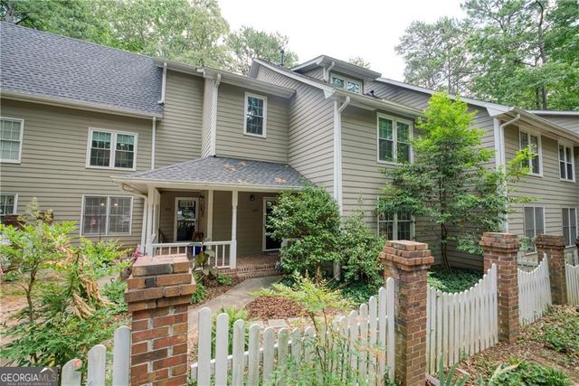 1445 Oakridge Circle, Decatur, GA 30033