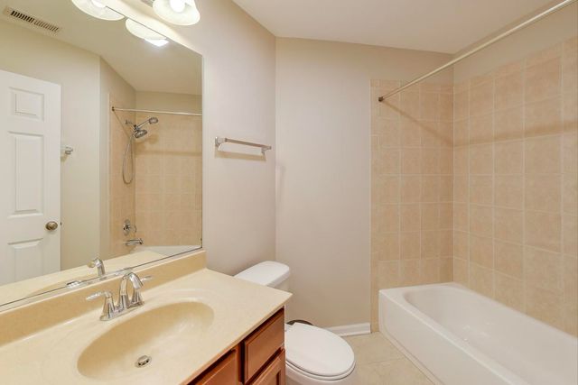 249 W Lynn Drive 6, Palatine, IL 60067