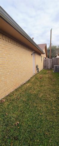 4827 Caroline Street, Pasadena, TX 77586