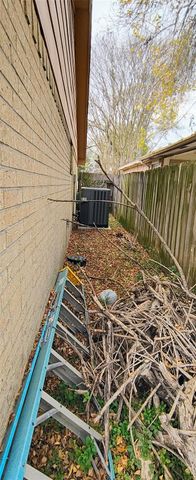 4827 Caroline Street, Pasadena, TX 77586