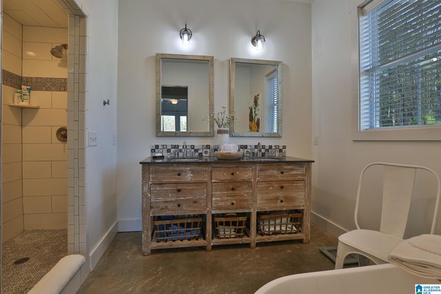 11 PINEWELL DRIVE, Cropwell, AL 35054