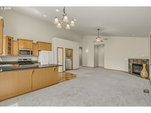 2132 Se 143RD Ave, Portland, OR 97233