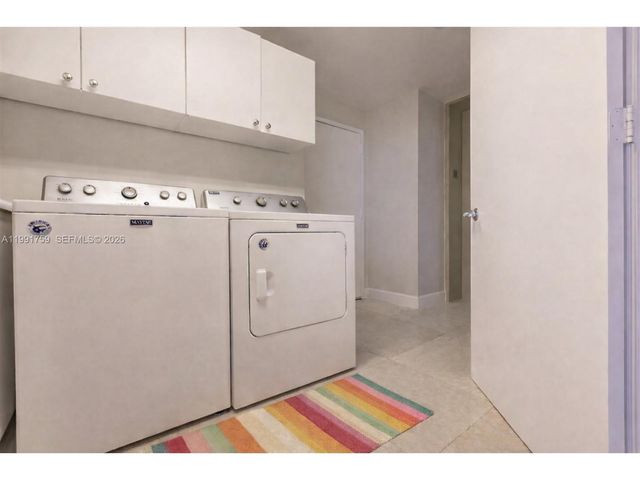 21050 Point Pl 2202, Aventura, FL 33180