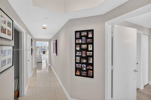 21050 Point Pl 2202, Aventura, FL 33180