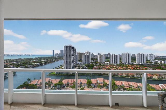 21050 Point Pl 2202, Aventura, FL 33180