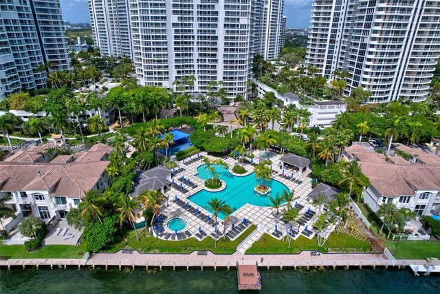 21050 Point Pl 2202, Aventura, FL 33180