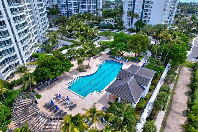 21050 Point Pl 2202, Aventura, FL 33180