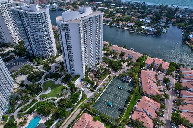 21050 Point Pl 2202, Aventura, FL 33180