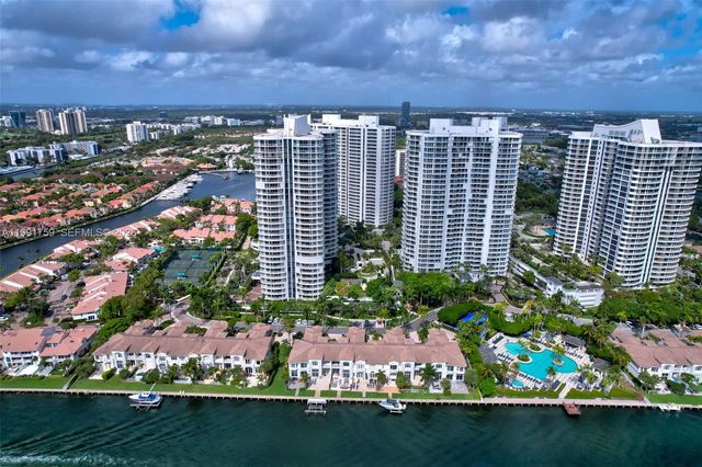 21050 Point Pl 2202, Aventura, FL 33180