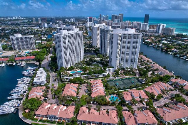 21050 Point Pl 2202, Aventura, FL 33180