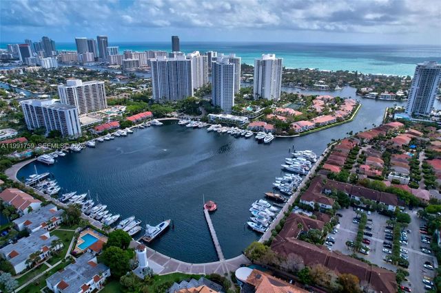 21050 Point Pl 2202, Aventura, FL 33180