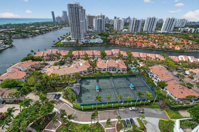 21050 Point Pl 2202, Aventura, FL 33180