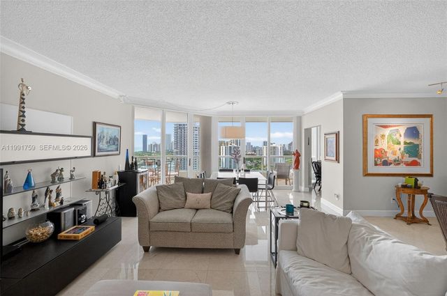 21050 Point Pl 2202, Aventura, FL 33180