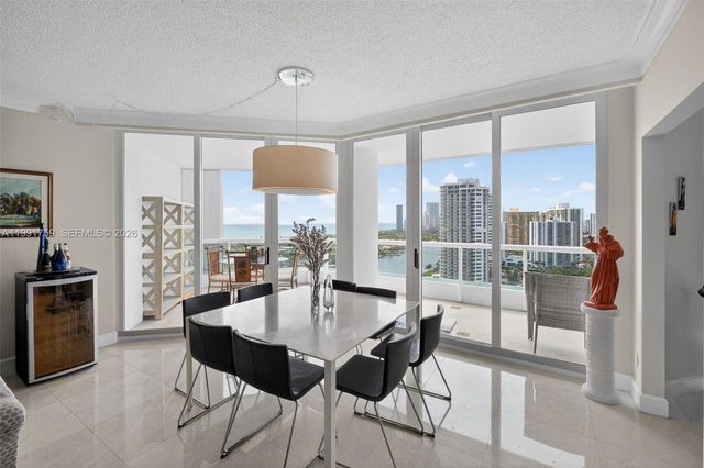 21050 Point Pl 2202, Aventura, FL 33180
