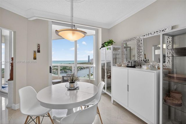 21050 Point Pl 2202, Aventura, FL 33180