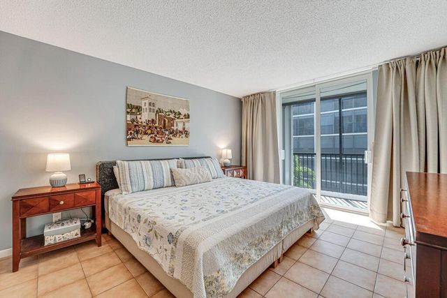760 E Ocean Avenue 303, Boynton Beach, FL 33435