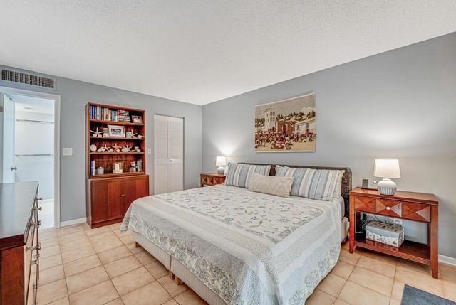 760 E Ocean Avenue 303, Boynton Beach, FL 33435
