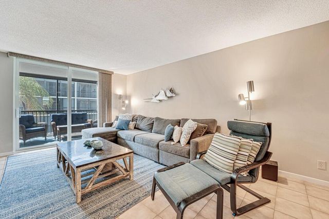 760 E Ocean Avenue 303, Boynton Beach, FL 33435