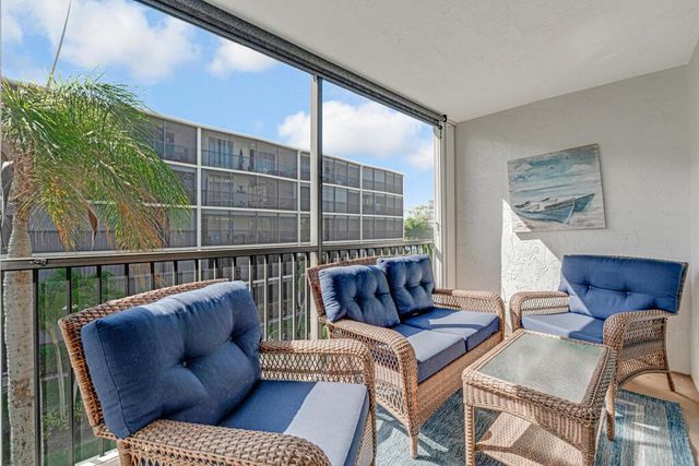 760 E Ocean Avenue 303, Boynton Beach, FL 33435