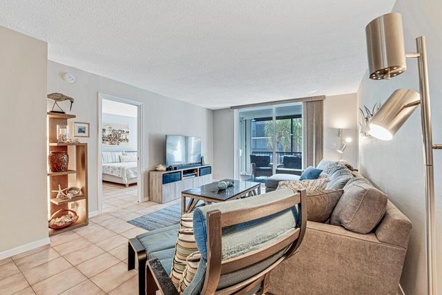 760 E Ocean Avenue 303, Boynton Beach, FL 33435