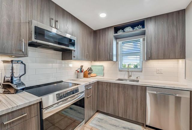 760 E Ocean Avenue 303, Boynton Beach, FL 33435