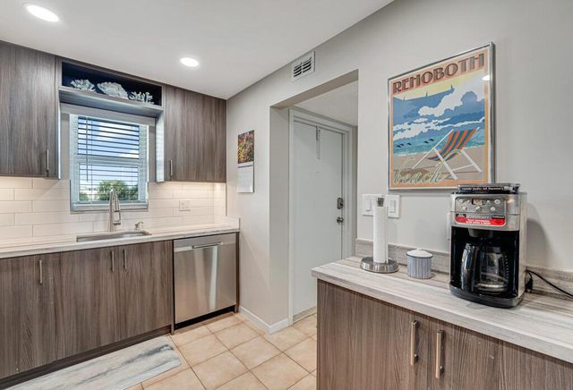760 E Ocean Avenue 303, Boynton Beach, FL 33435