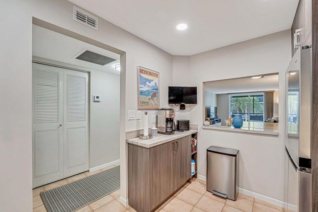 760 E Ocean Avenue 303, Boynton Beach, FL 33435