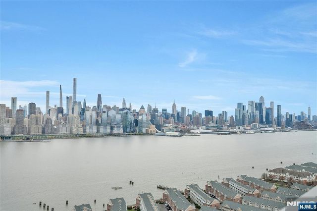 6600 JFK Blvd E 17 N, West New York, NJ 07093