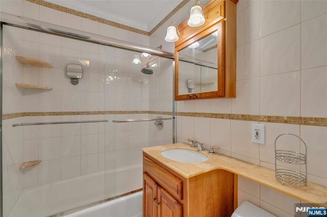 6600 JFK Blvd E 17 N, West New York, NJ 07093