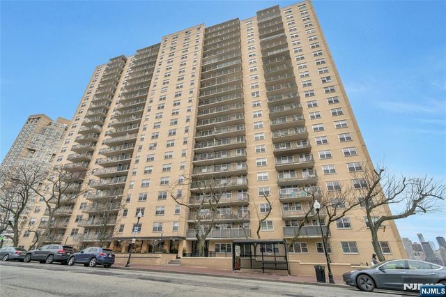 6600 JFK Blvd E 17 N, West New York, NJ 07093