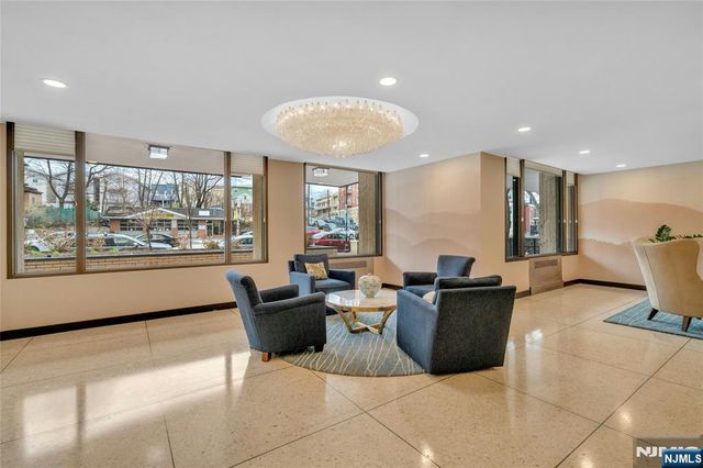 6600 JFK Blvd E 17 N, West New York, NJ 07093