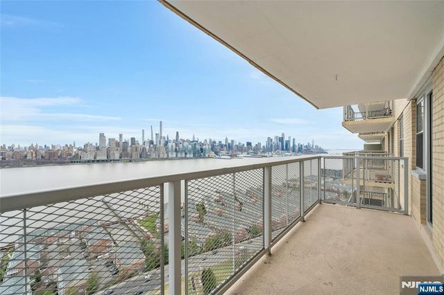 6600 JFK Blvd E 17 N, West New York, NJ 07093