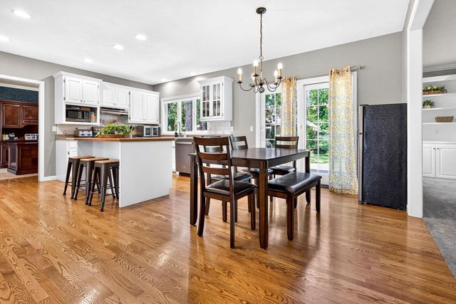 2415 MAPLE GROVE DRIVE, Neenah, WI 54956