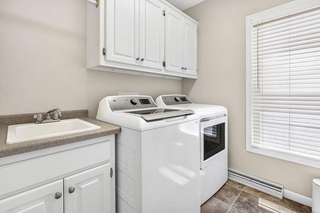 2415 MAPLE GROVE DRIVE, Neenah, WI 54956