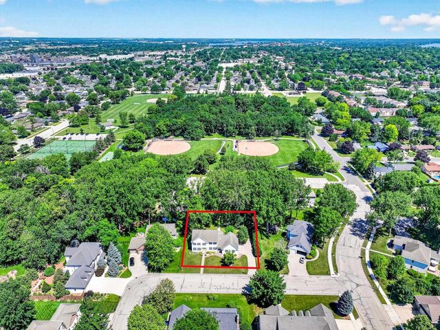 2415 MAPLE GROVE DRIVE, Neenah, WI 54956
