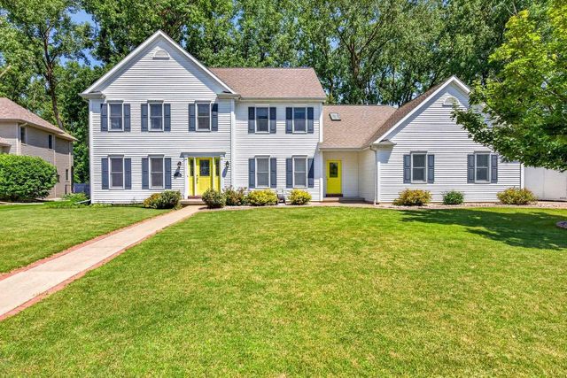 2415 MAPLE GROVE DRIVE, Neenah, WI 54956